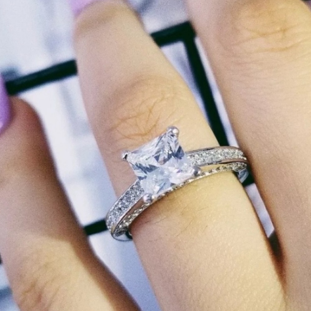 PRINCESS CUT 2CT 925 STERLING SILVER DIAMOND RING, CUTE RING, SHINY RING. - Picture 3 of 5